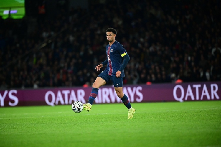 扎伊尔·埃梅里：很享受在巴黎踢球的感觉，我的跑动对抗仍需提高